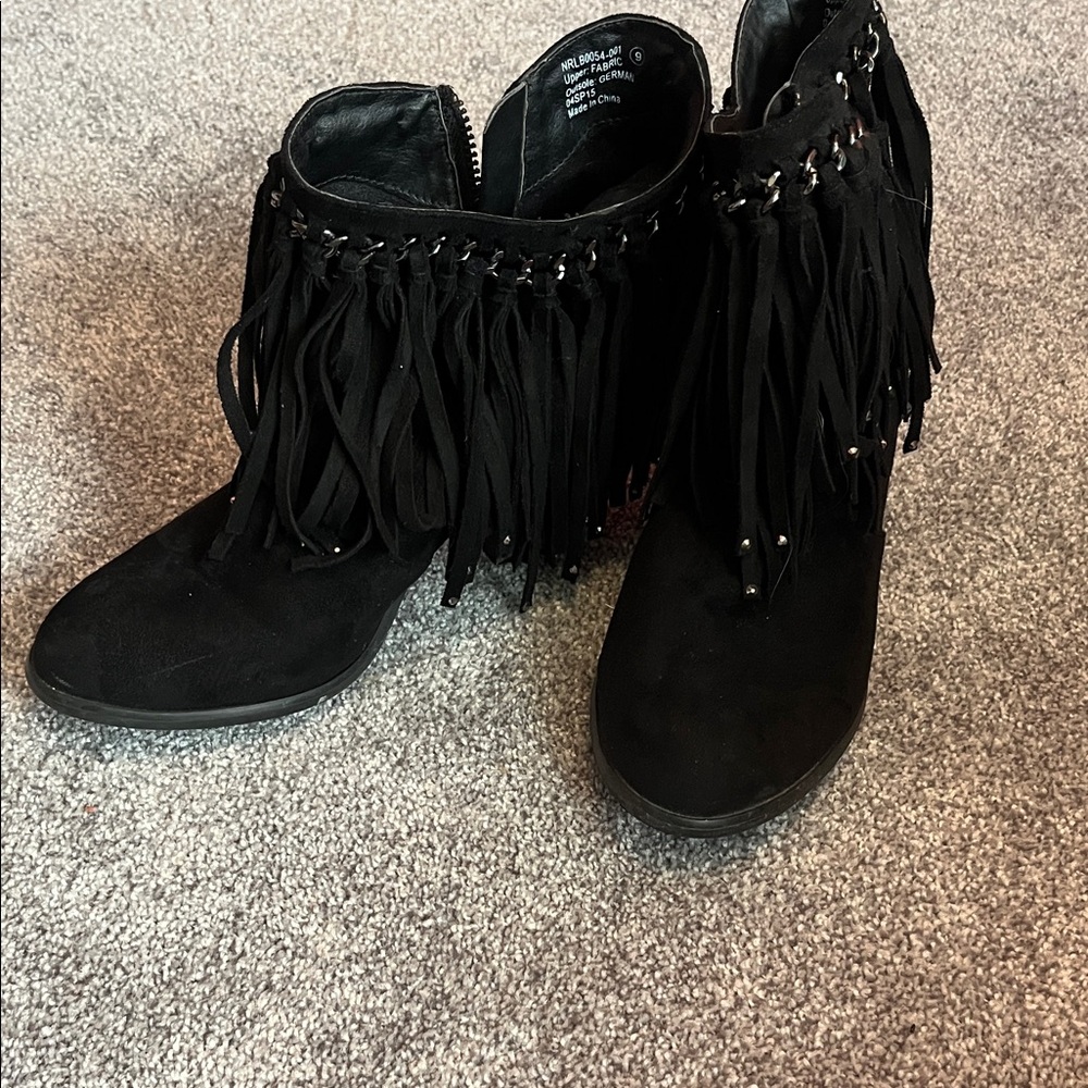 Black fringe booties